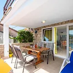 Holiday Home Prigradica 05 בית נופש