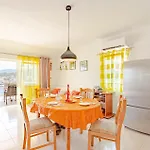 Holiday Home Prigradica 05 * יאנוב
