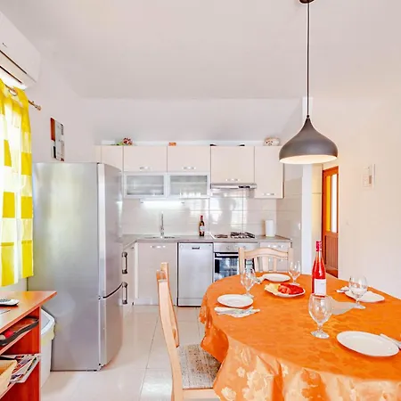 Сasa de vacaciones Holiday Home Prigradica 05