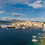 Vikendica Holiday Home Prigradica 05 *