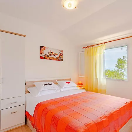 Holiday Home Prigradica 05 別荘 プリグラディサ