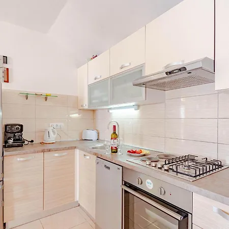 Holiday Home Prigradica 05 別荘 *