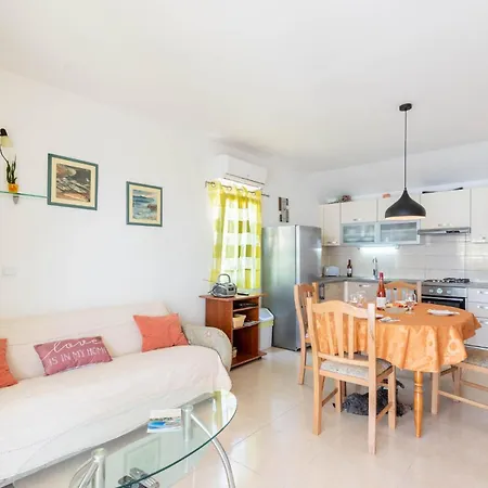 別荘 Holiday Home Prigradica 05 プリグラディサ