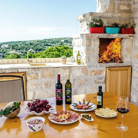 Holiday Home Prigradica 05